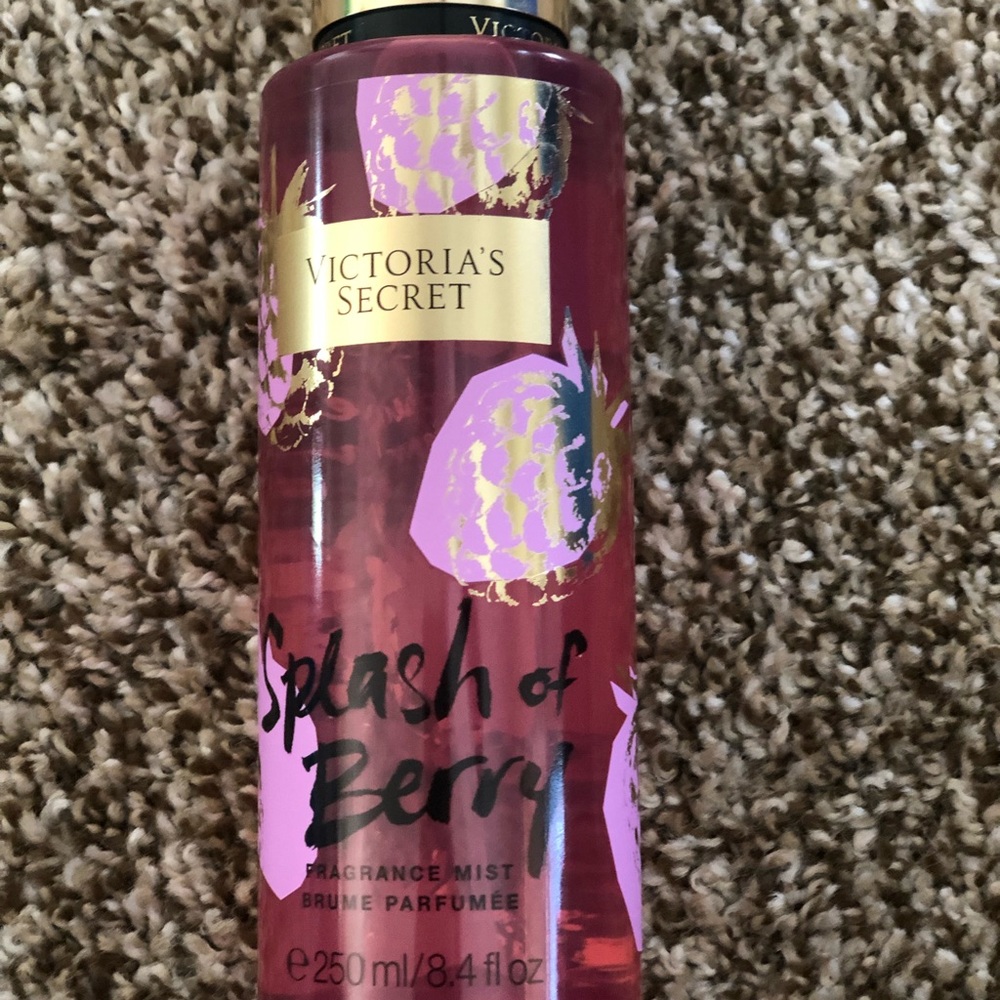 Victoria’s Secret Splash of Berry fragrance mist